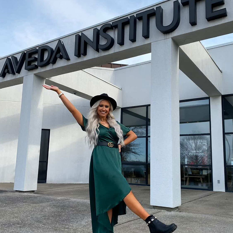 Ellie, Nashville Alumni Beauty School Artist